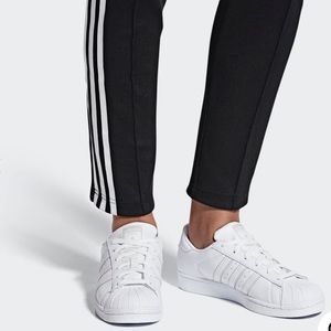 ♡ Adidas Superstar Sneakers ♡